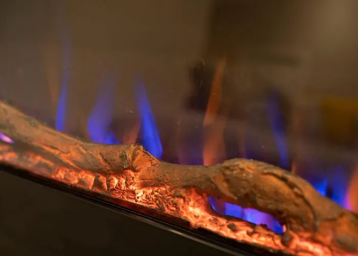 The Hideaway With Cosy Fireplace By Letmestay